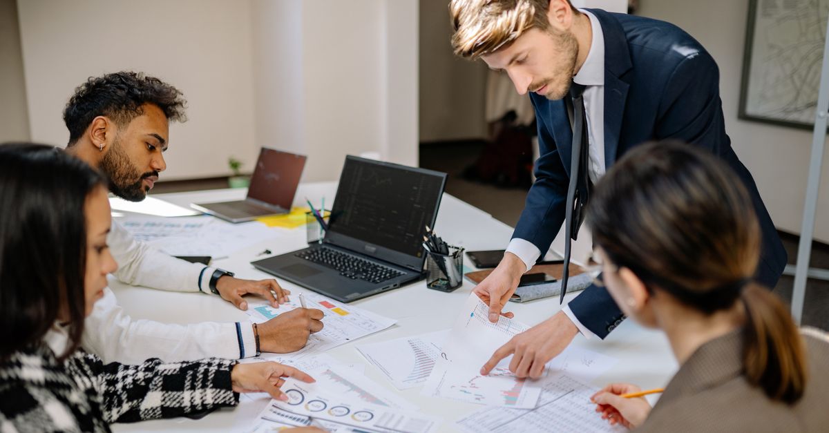 摩臣2The Advantages of Using Podcasts in Business Marketing